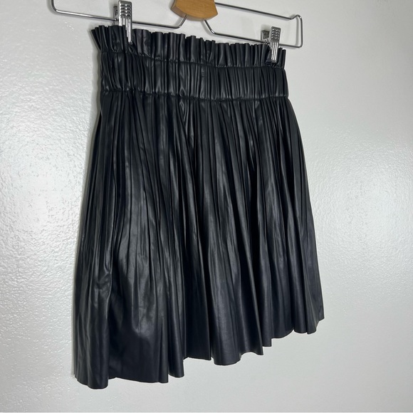 Zara Black Pleated Faux Leather High Rise Mini Skirt Sz XS - Picture 7 of 9
